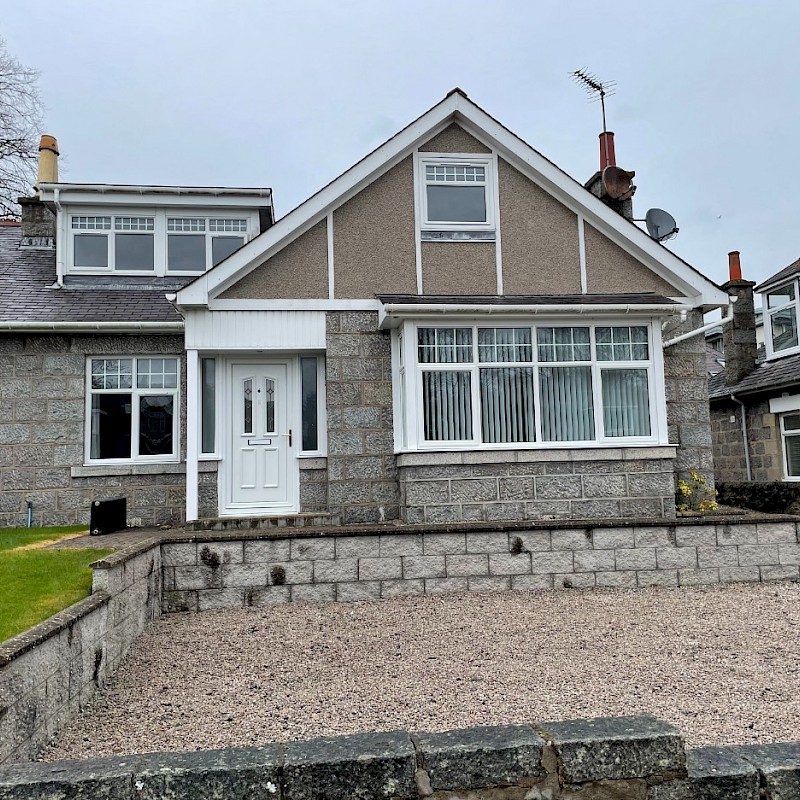 6 Kepplestone Ave
